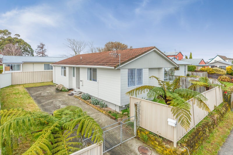 68 Benmore Avenue, Cloverlea, Palmerston North - Carousel 1