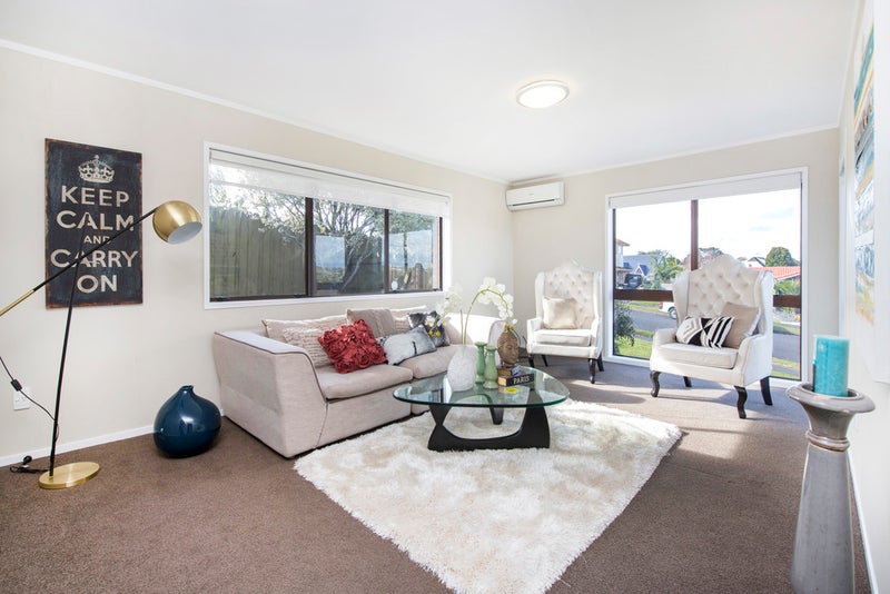 4 St Simon Place, Botany Downs, Auckland - Carousel 2