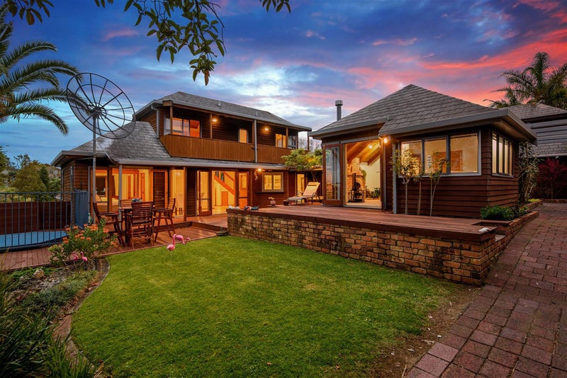 16 Braemar Road, Castor Bay, Auckland - Carousel 2