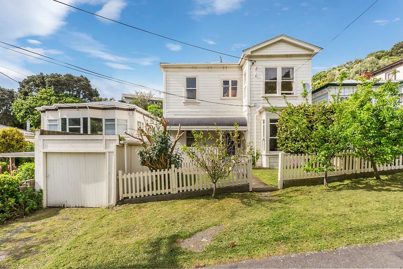 35 Ribble Street, Island Bay, Wellington - Carousel 1