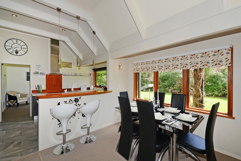 92 Barton Avenue, Heretaunga, Upper Hutt - Carousel 2