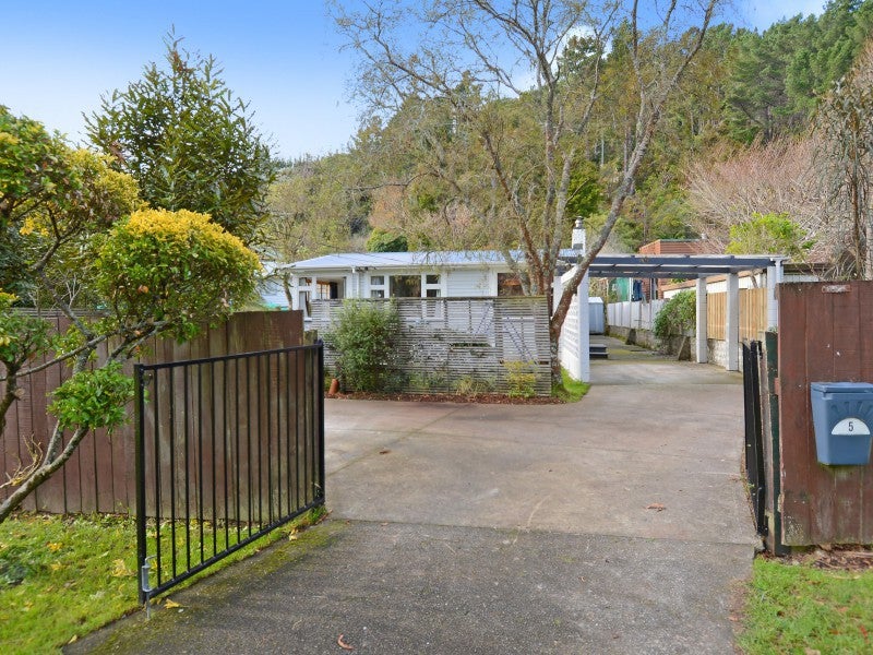 5 Elmslie Road, Pinehaven, Upper Hutt - Carousel 19