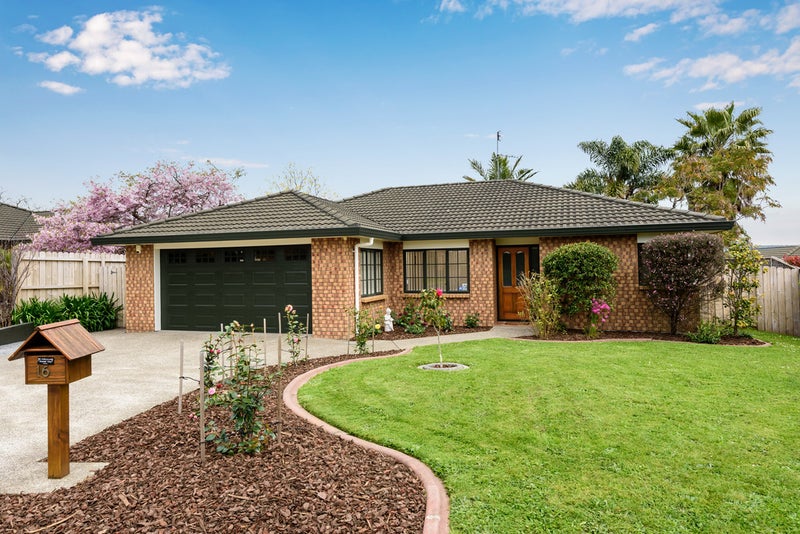 16 Magilligan Close, East Tamaki Heights, Auckland - Carousel 1