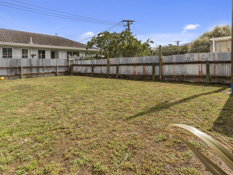 12 Barton Grove, Naenae, Lower Hutt - Carousel 20