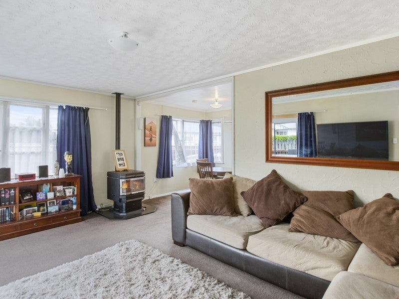 17 Heath Street, Wainuiomata, Lower Hutt - Carousel 2