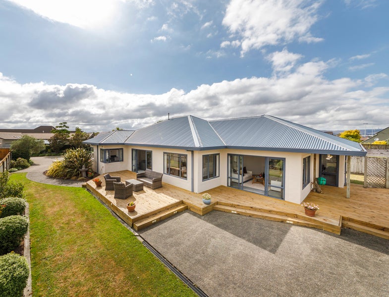 21 Washington Parade, Milson, Palmerston North - Carousel 1