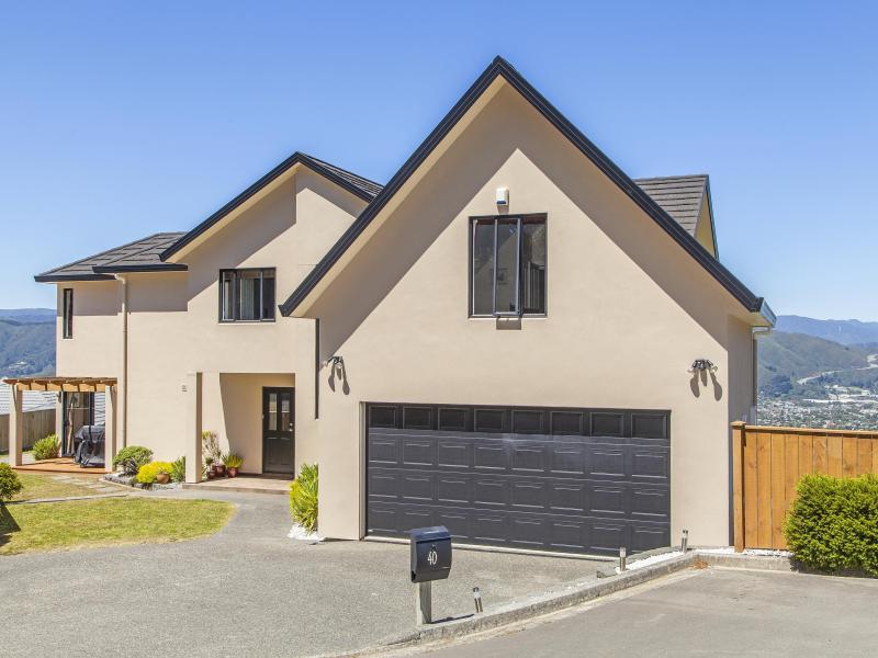 40 Arahiwi Grove, Tirohanga, Lower Hutt - Carousel 1