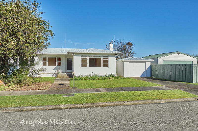 1 Anglesey Place, Awapuni, Palmerston North - Carousel 2
