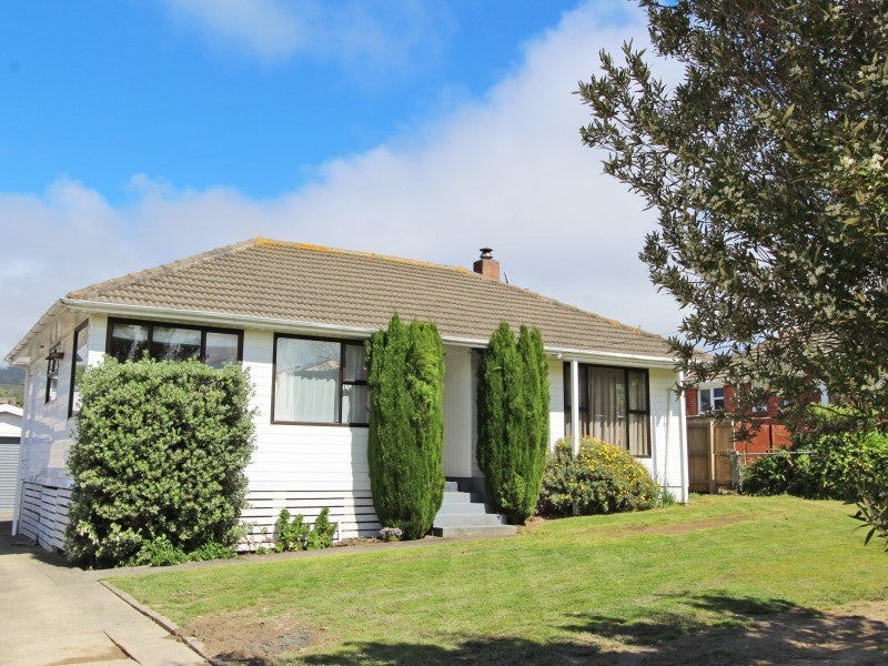 132 Te Pene Avenue, Titahi Bay, Porirua - Carousel 1