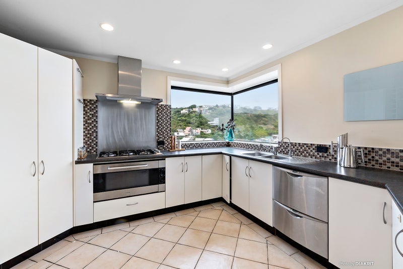 64 Owhiro Bay Parade, Owhiro Bay, Wellington - Carousel 2