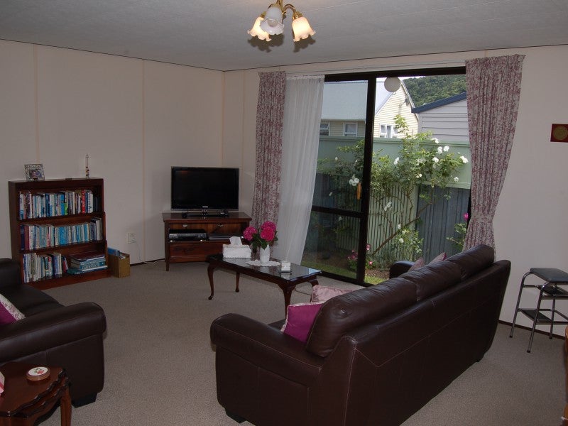 2/19 Lockwood Crescent, Taita, Lower Hutt - Carousel 2