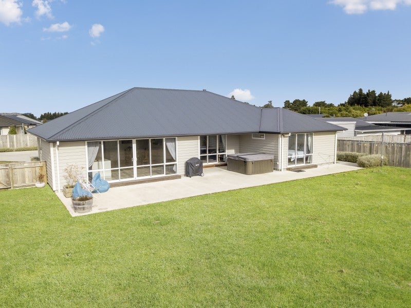 17 Stoneleigh Drive, Solway, Masterton - Carousel 1