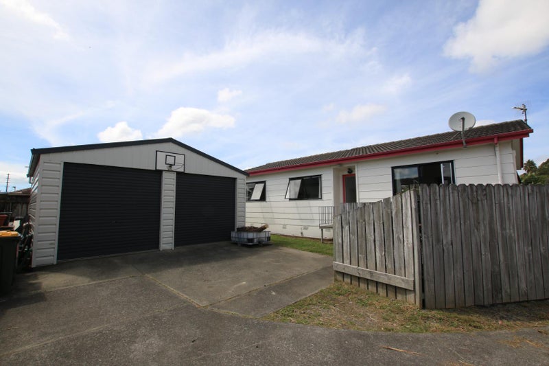 1/7 Barbados Drive, Unsworth Heights, Auckland - Carousel 1