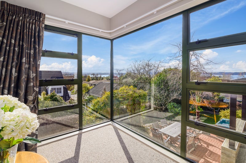 19 Aquarius Drive, Kawaha Point, Rotorua - Carousel 2