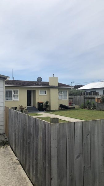 8 Ngaire Street, Longburn, Palmerston North - Carousel 1
