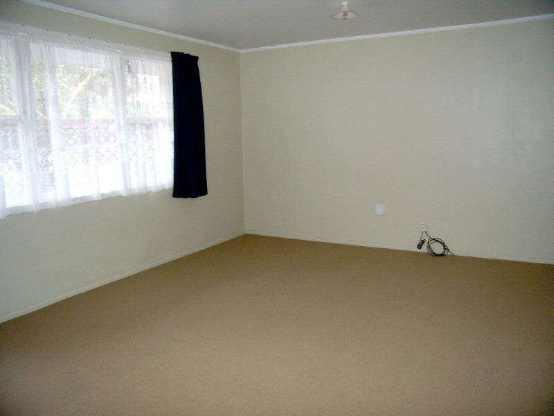 18A Kingsway Crescent, Forest Lake, Hamilton - Carousel 4