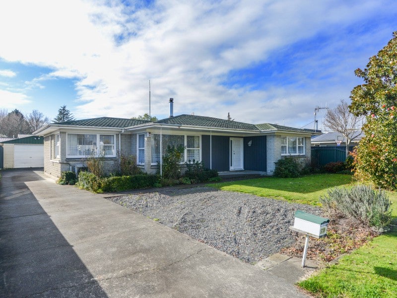 574 Lowe Street, Camberley, Hastings - Carousel 1