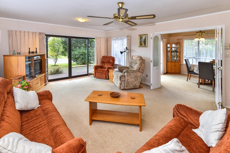 44 Barnhill Crescent, Pahurehure, Papakura - Carousel 2
