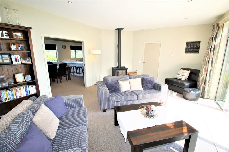 9 Thomson Street, Green Island, Dunedin - Carousel 2