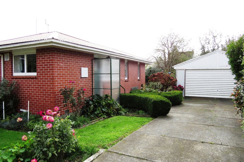 9 Roscoe Street, Saint Martins, Christchurch - Carousel 1