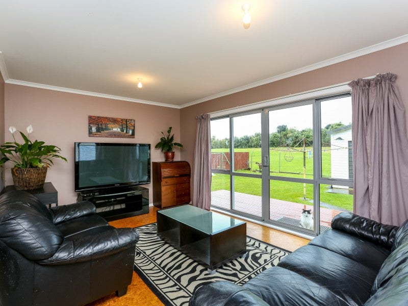 13 Tohora Place, Spotswood, New Plymouth - Carousel 1