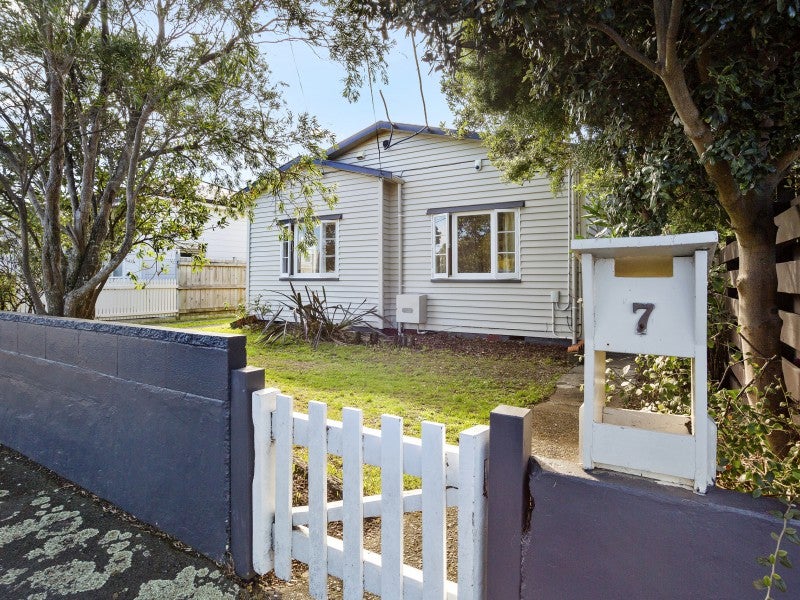 7 Huia Street, Petone, Lower Hutt - Carousel 19