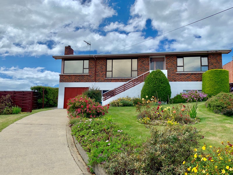 30 Bayne Terrace, Macandrew Bay, Dunedin - Carousel 1