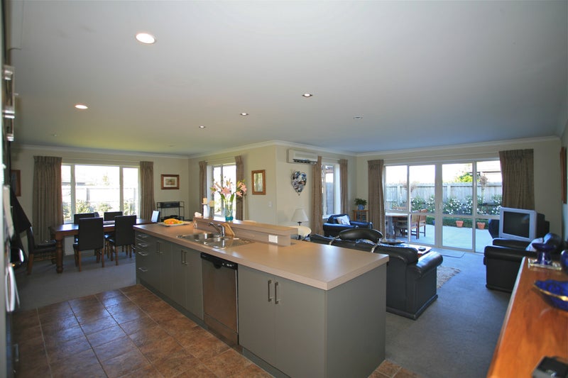 46 Willowview Drive, Redwood, Christchurch - Carousel 2