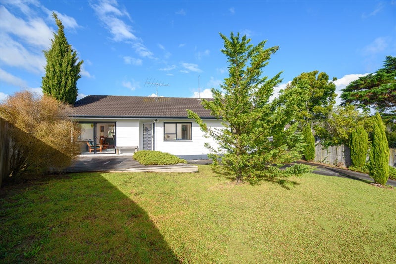 1/11 Leiden Place, Tōtara Vale, Auckland - Carousel 2