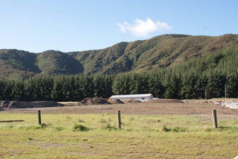 15 Jack Vaughan Grove, Wainuiomata, Lower Hutt - Carousel 1