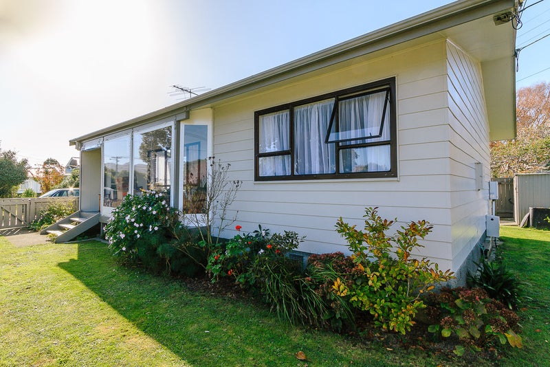2/13 Vincent Street, Waterloo, Lower Hutt - Carousel 15