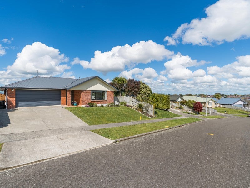 30 Logan Way, Kelvin Grove, Palmerston North - Carousel 1