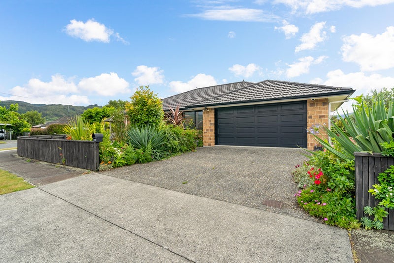 19 Massey Street, Elderslea, Upper Hutt - Carousel 1