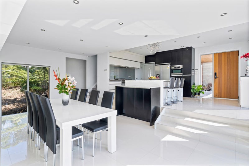 2/114 Sunrise Avenue, Mairangi Bay, Auckland - Carousel 2