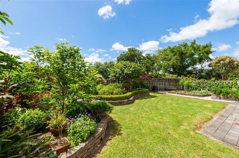 73 Churchill Road, Cockle Bay, Auckland - Carousel 21