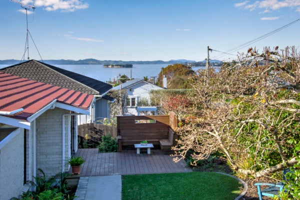 2/26 Selwyn Road, Howick, Auckland - Carousel 16