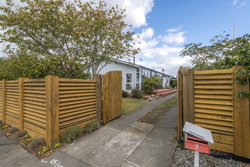 5 Heathglen Avenue, Parklands, Christchurch - Carousel 2
