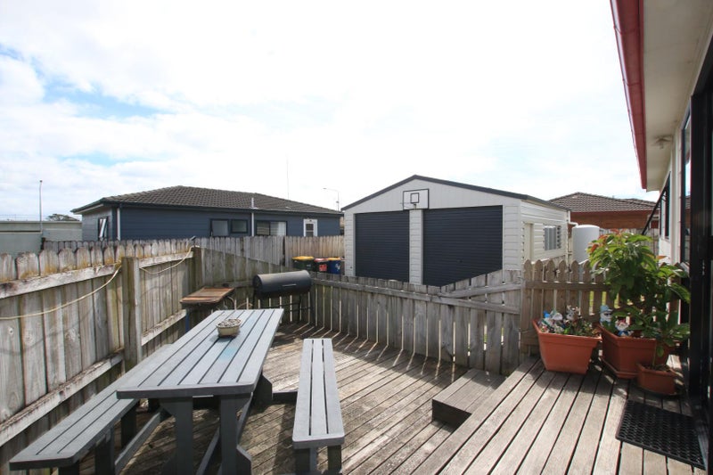 1/7 Barbados Drive, Unsworth Heights, Auckland - Carousel 12