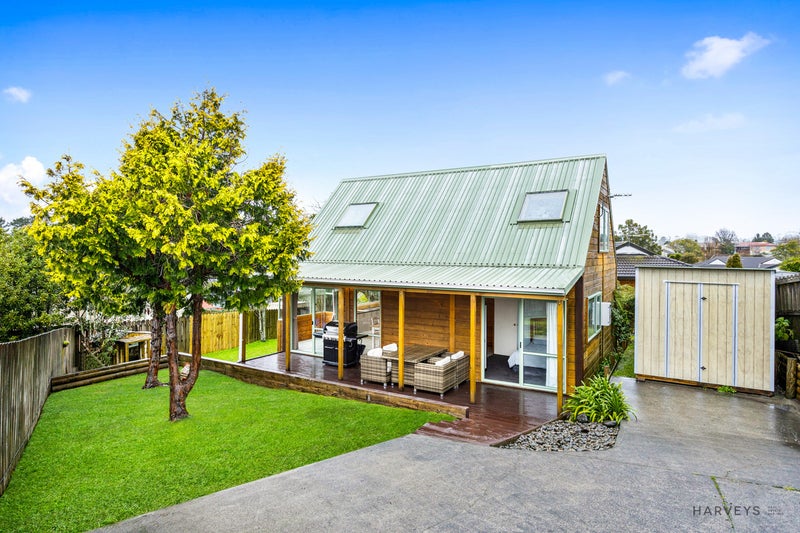 9A Madigan Place, Glendene, Auckland - Carousel 1