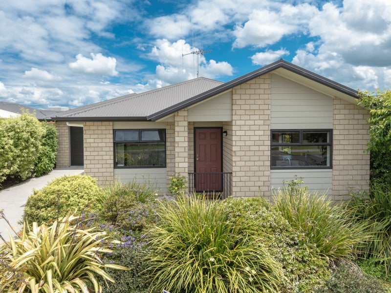 43 Te Manatu Drive, Huntington, Hamilton - Carousel 1