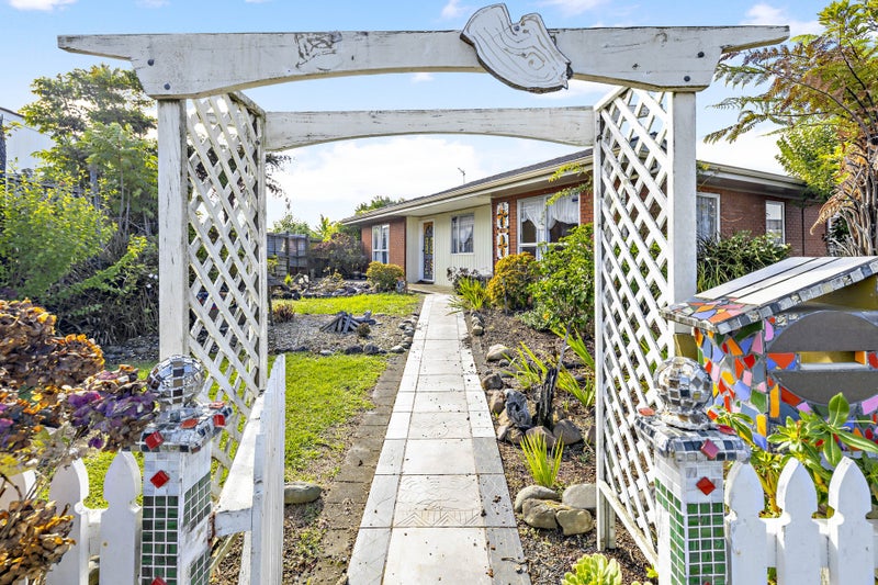 12 Ashmore Place, Favona, Auckland - Carousel 1