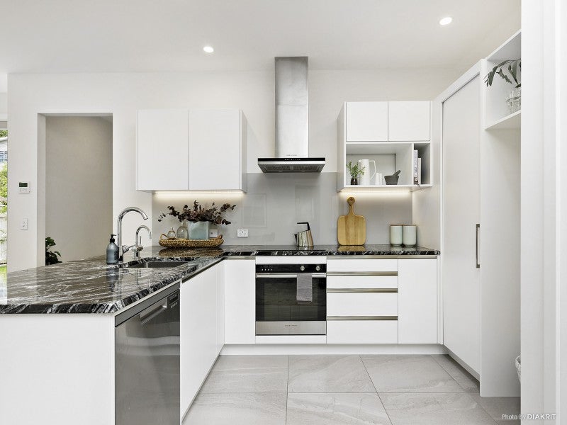 2 Crieff Street, Northland, Wellington - Carousel 2