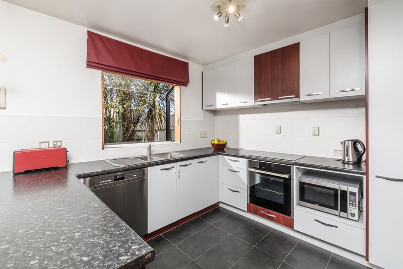 2/19 Cairnbrae Court, Northcross, Auckland - Carousel 2