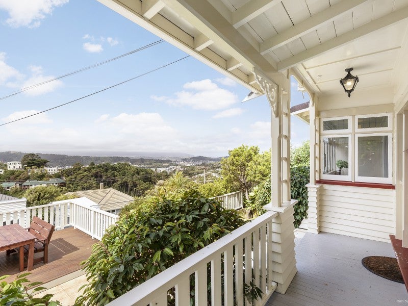 8 Mertoun Terrace, Highbury, Wellington - Carousel 14