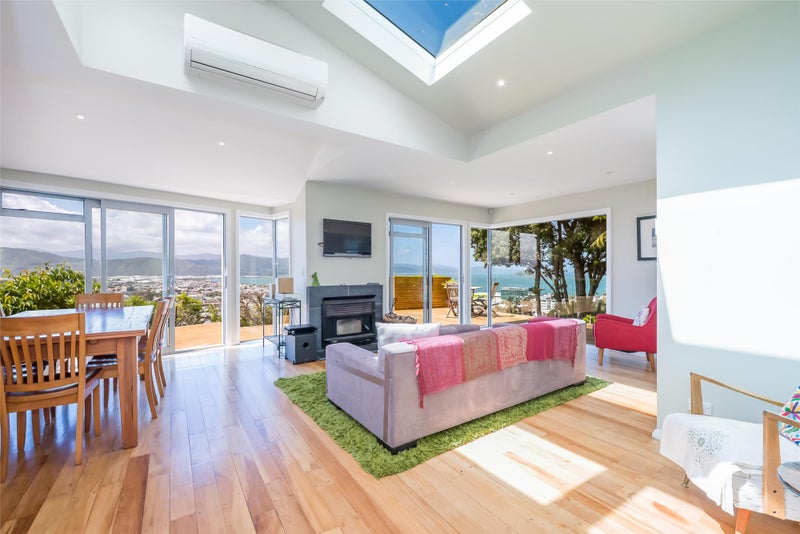 19 London Road, Korokoro, Lower Hutt - Carousel 1