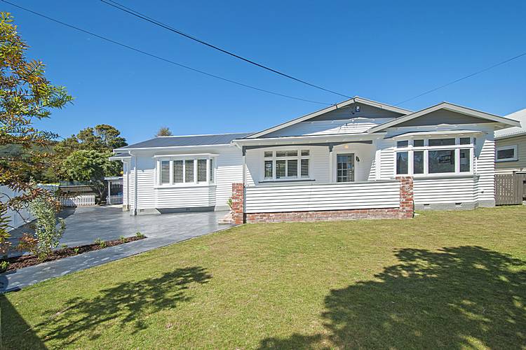24 Maire Street, Woburn, Lower Hutt - Carousel 1
