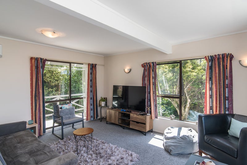 37 Winston Street, Crofton Downs, Wellington - Carousel 2