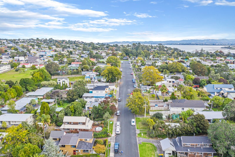 1/25 Cresta Avenue, Beach Haven, Auckland - Carousel 26