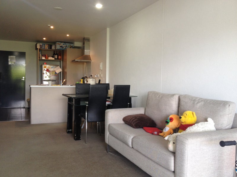 4H/6 Piwakawaka Street, Eden Terrace, Auckland - Carousel 2