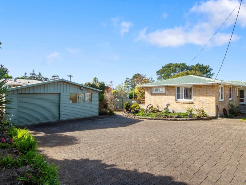 10 Filton Avenue, Brookfield, Tauranga - Carousel 1